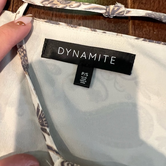 DYNAMITE TIERED DRESS - Picture 2 of 4